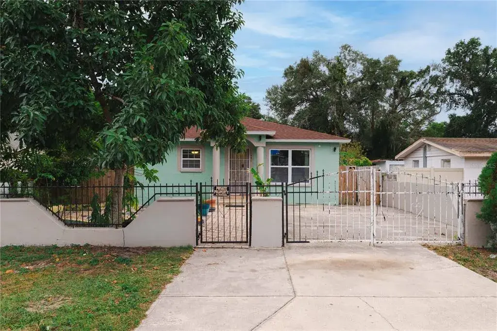 1607 E Poinsettia Avenue, Tampa, FL, 33612