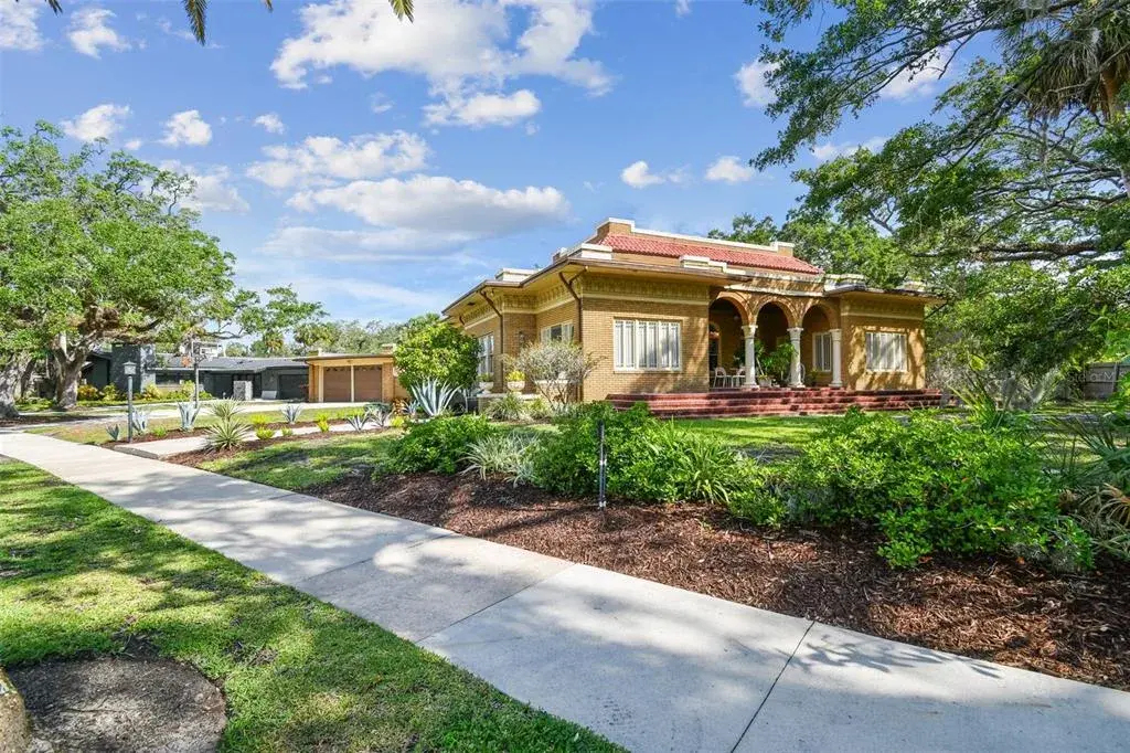 2710 N Dundee Street, Tampa, FL, 33629