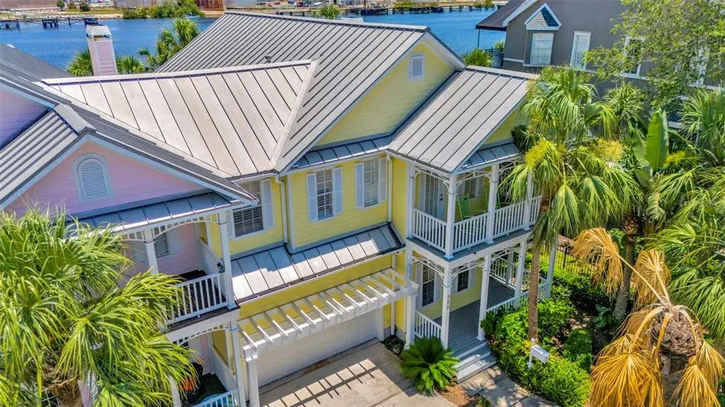 936 Hemingway Circle, Tampa, FL, 33602