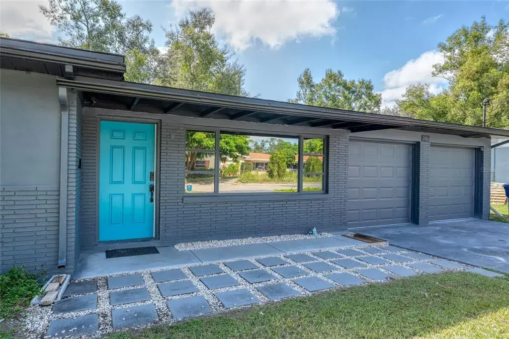 2106 W Minnehaha Street, Tampa, FL, 33604