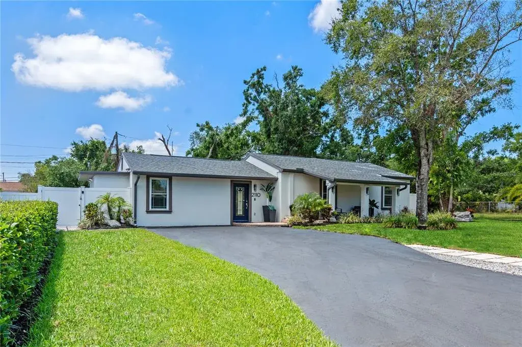2110 W Farwell Drive, Tampa, FL, 33603