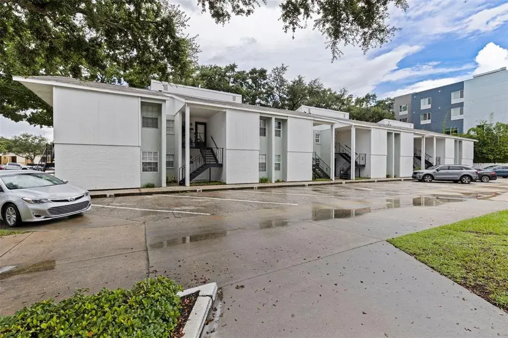 3803 N Oak Drive Unit B21, Tampa, FL, 33611