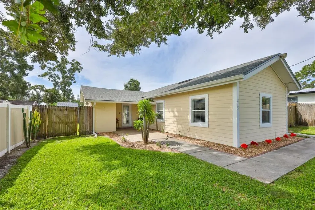 2104 W Powhatan Avenue, Tampa, FL, 33603