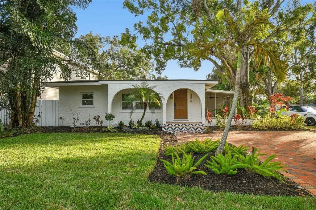 3320 W Villa Rosa Street, Tampa, FL, 33611