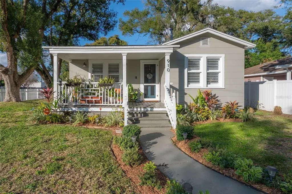 910 E Ellicott Street, Tampa, FL, 33603