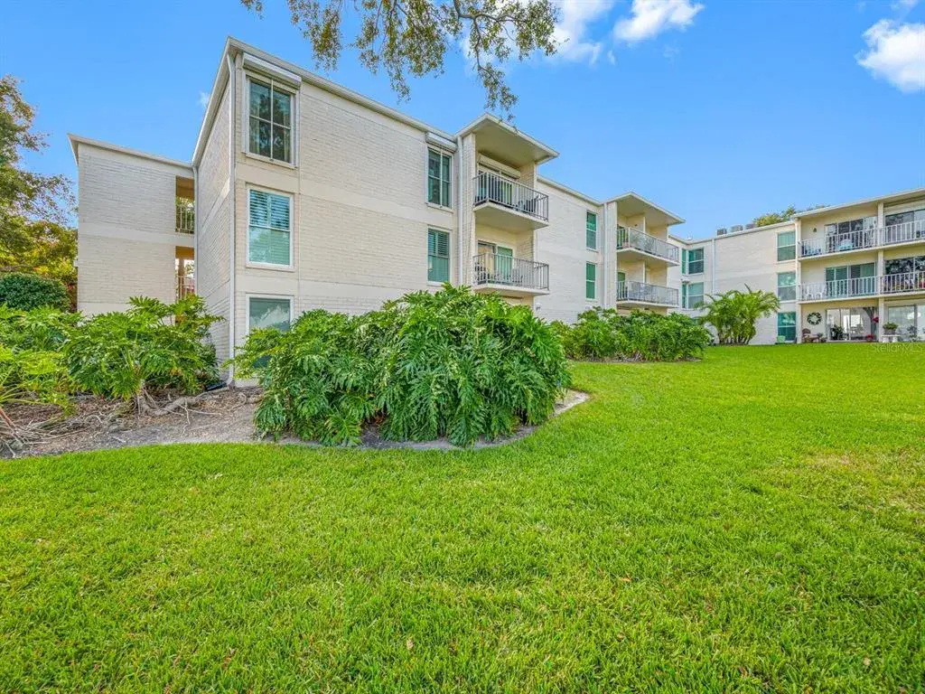 Top-Corner Condo