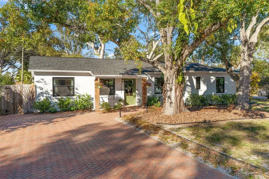4201 W Bay View Avenue, Tampa, FL, 33611