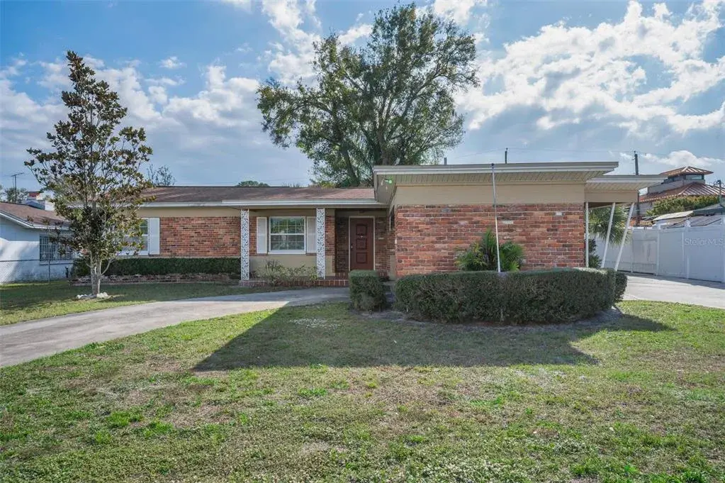 2122 W Erna Drive, Tampa, FL, 33603