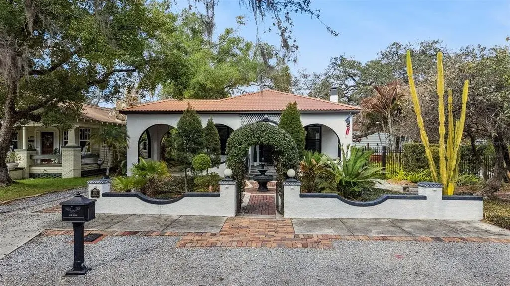926 E Shadowlawn Avenue, Tampa, FL, 33603