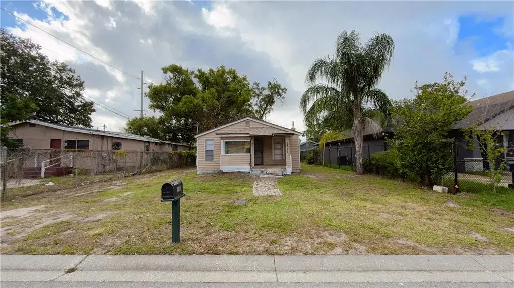 3311 E Comanche Ave