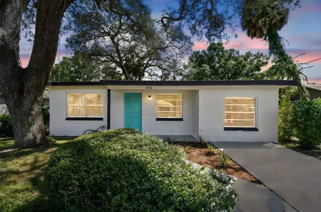 1932 W Saint John Street, Tampa, FL, 33607