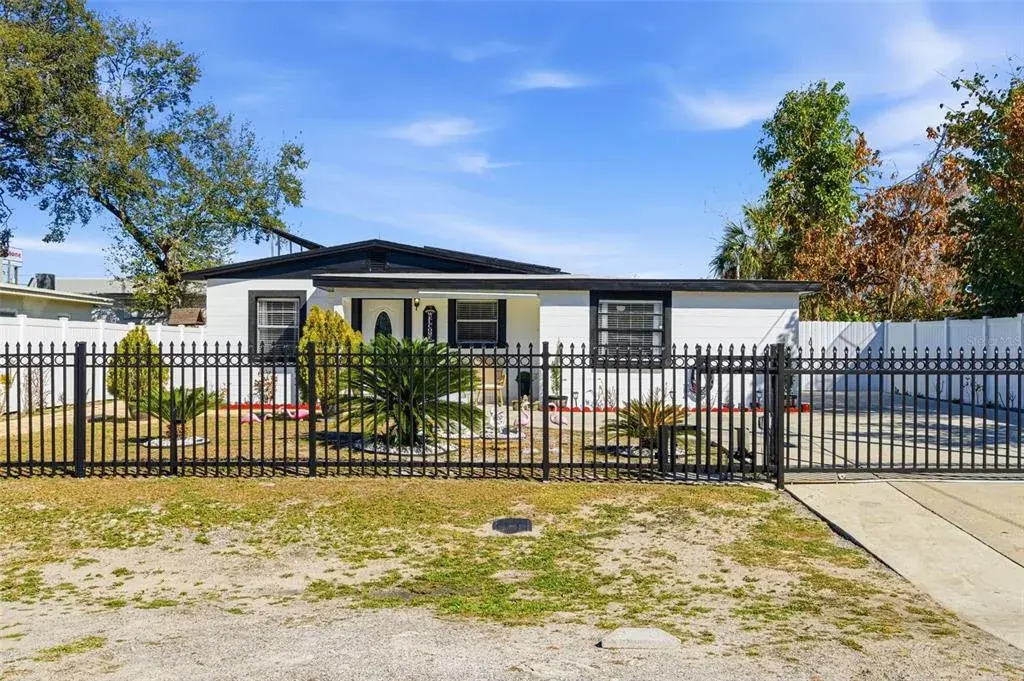 8907 N Tampa Street, Tampa, FL, 33604