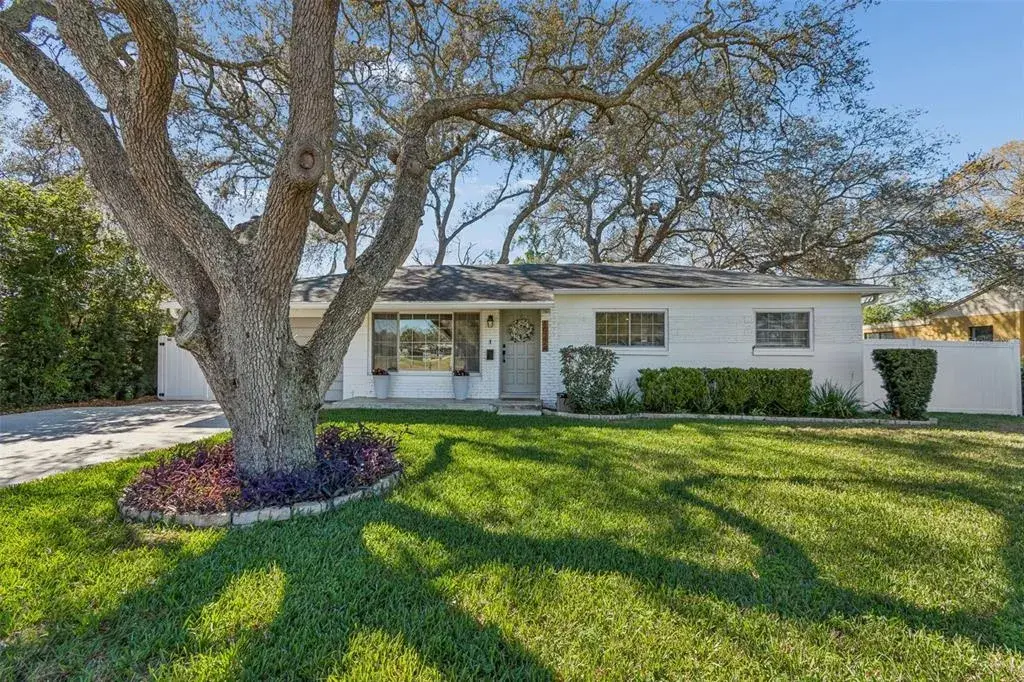 10224 N Oakleaf Avenue, Tampa, FL, 33612