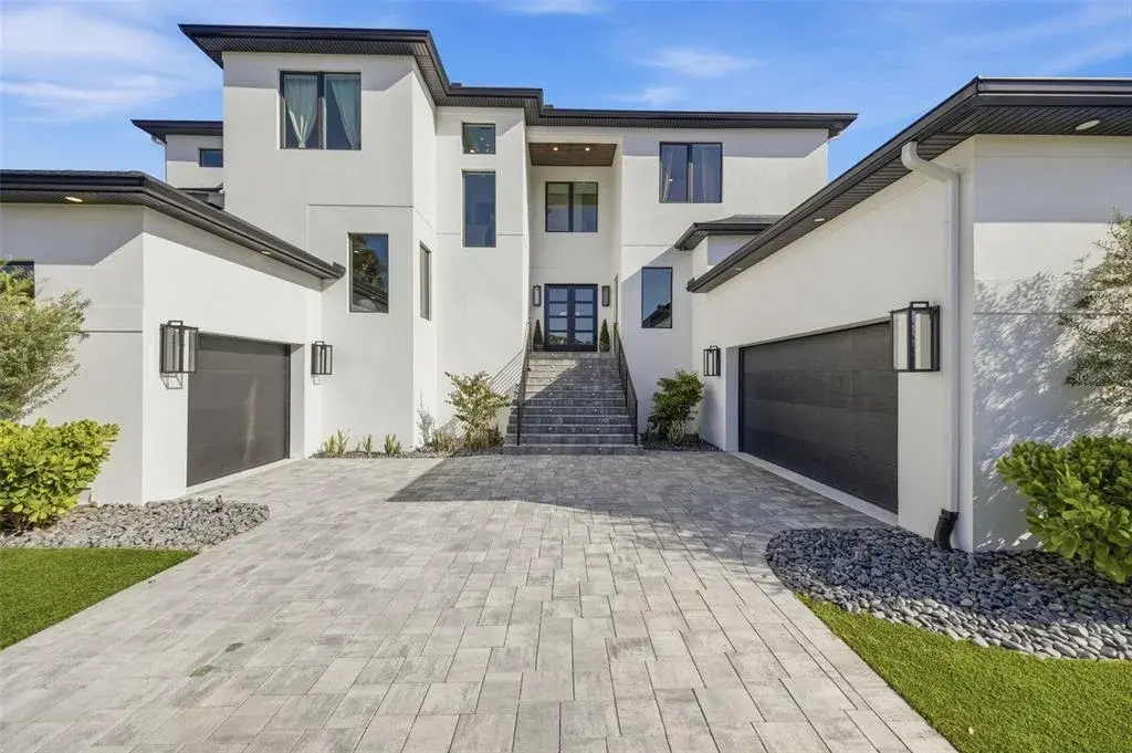 4815 W Sunset Boulevard, Tampa, FL, 33629