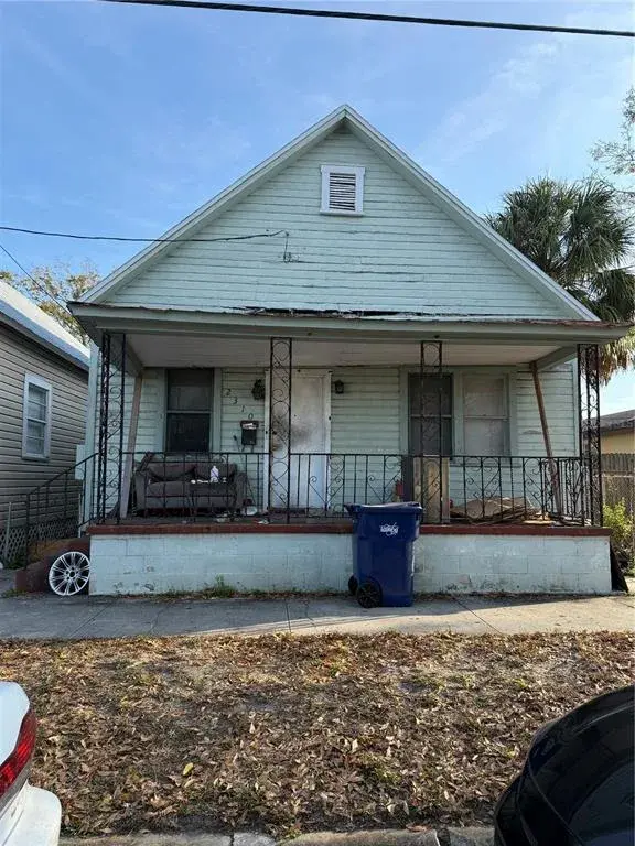 2310 W Walnut Street, Tampa, FL, 33607