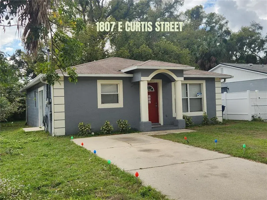 1807 e Curtis Front