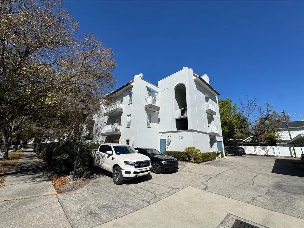 2314 S Clewis Court Unit 204, Tampa, FL, 33629