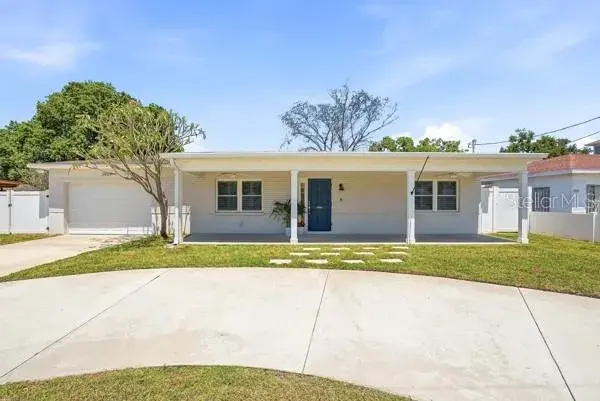 3909 W Carmen and the circular driveway as you pull up.