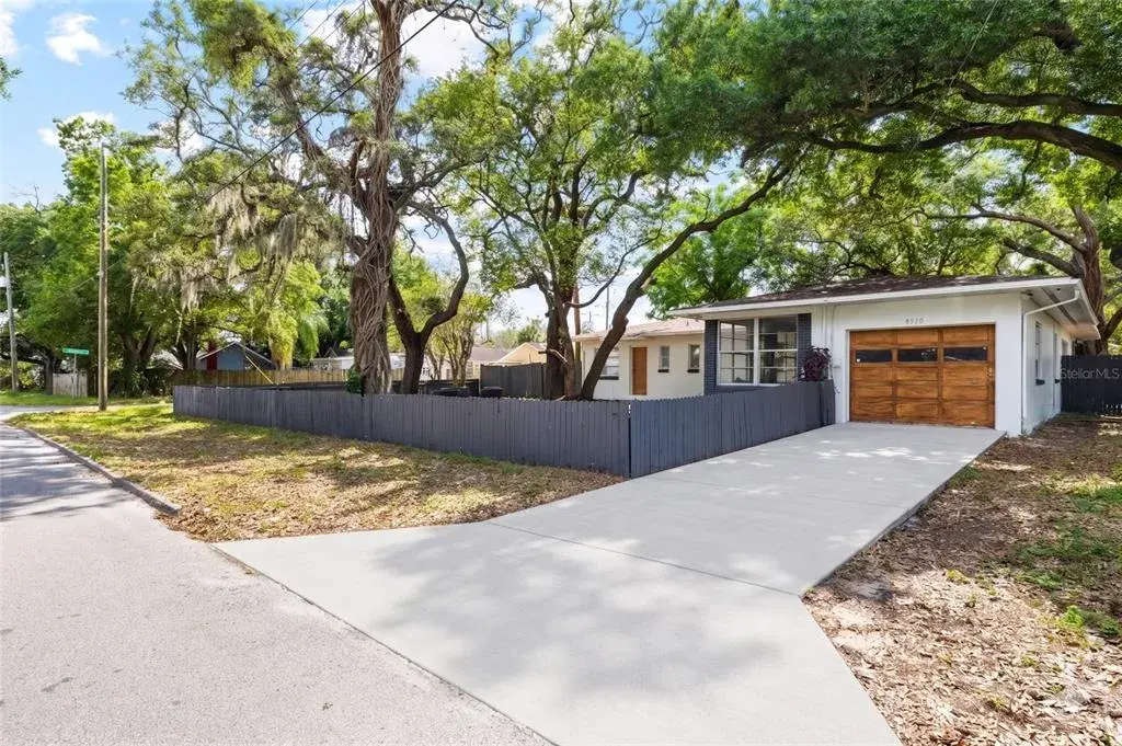 8510 N Seminole Avenue, Tampa, FL, 33604