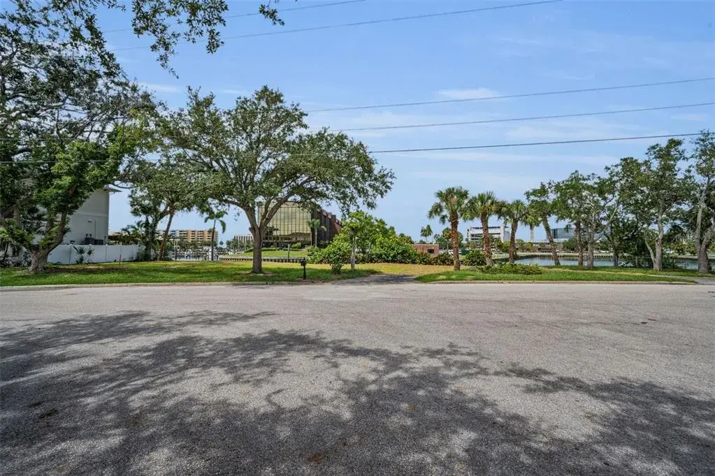 56 Sandpiper Road, Tampa, FL, 33609
