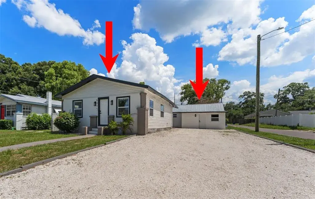 DUPLEX with private entry in-law suite