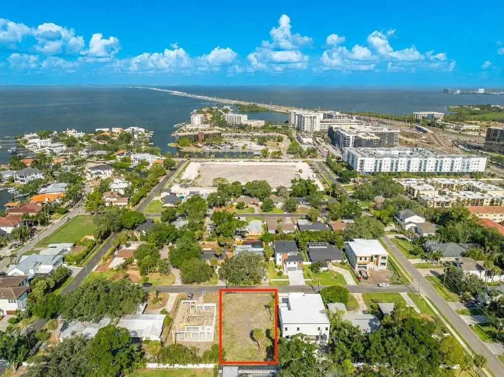 208 S Treasure Drive, Tampa, FL, 33609