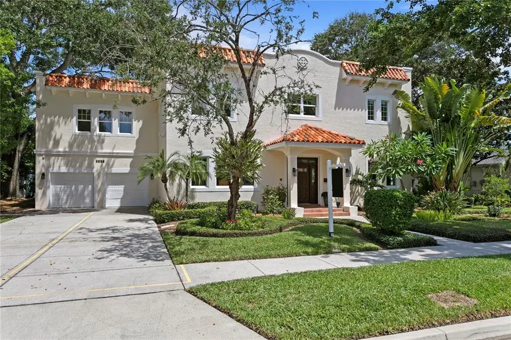 Welcome to 4115 W Barcelona Street!