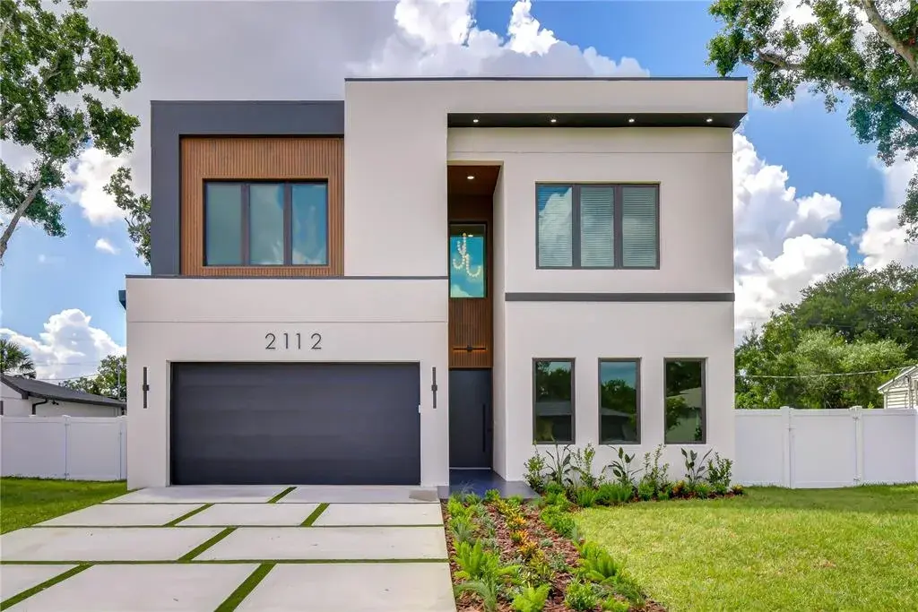 2112 W Farwell Drive, Tampa, FL, 33603