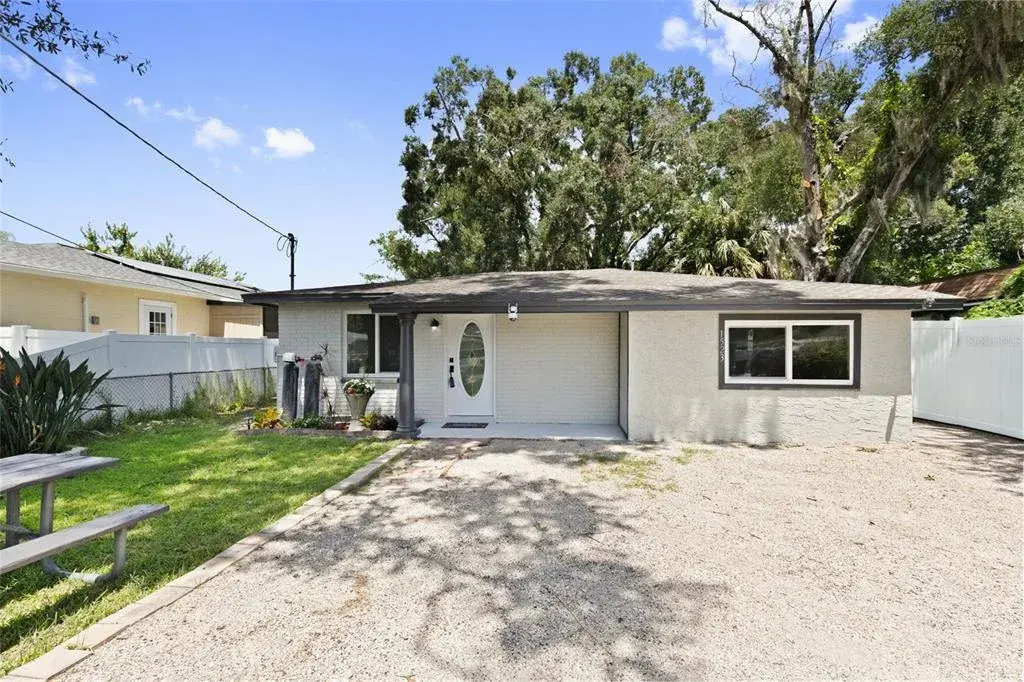 1523 W Broad Street, Tampa, FL, 33604