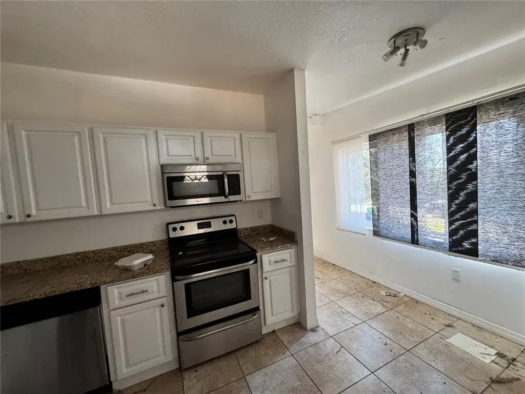 Property for sale at 7921 LAKESHORE DRIVE, TAMPA, FL, 33604