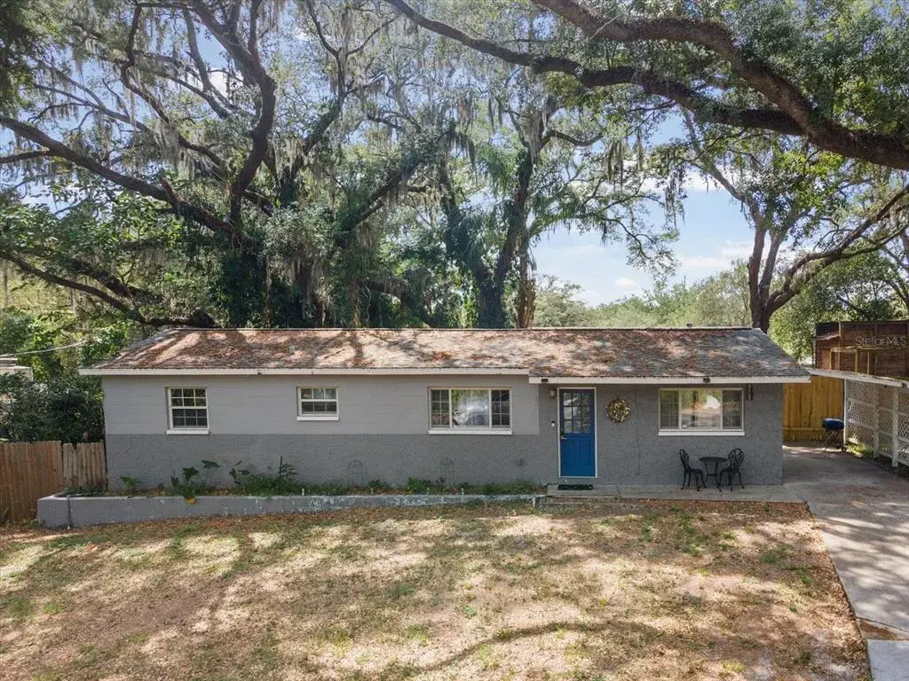 10,000sq ft. Double Lot-Front Entrance