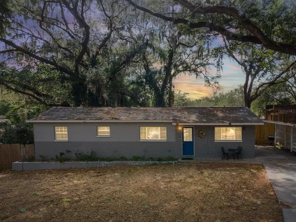 10,000sq ft. Double Lot-Front Entrance