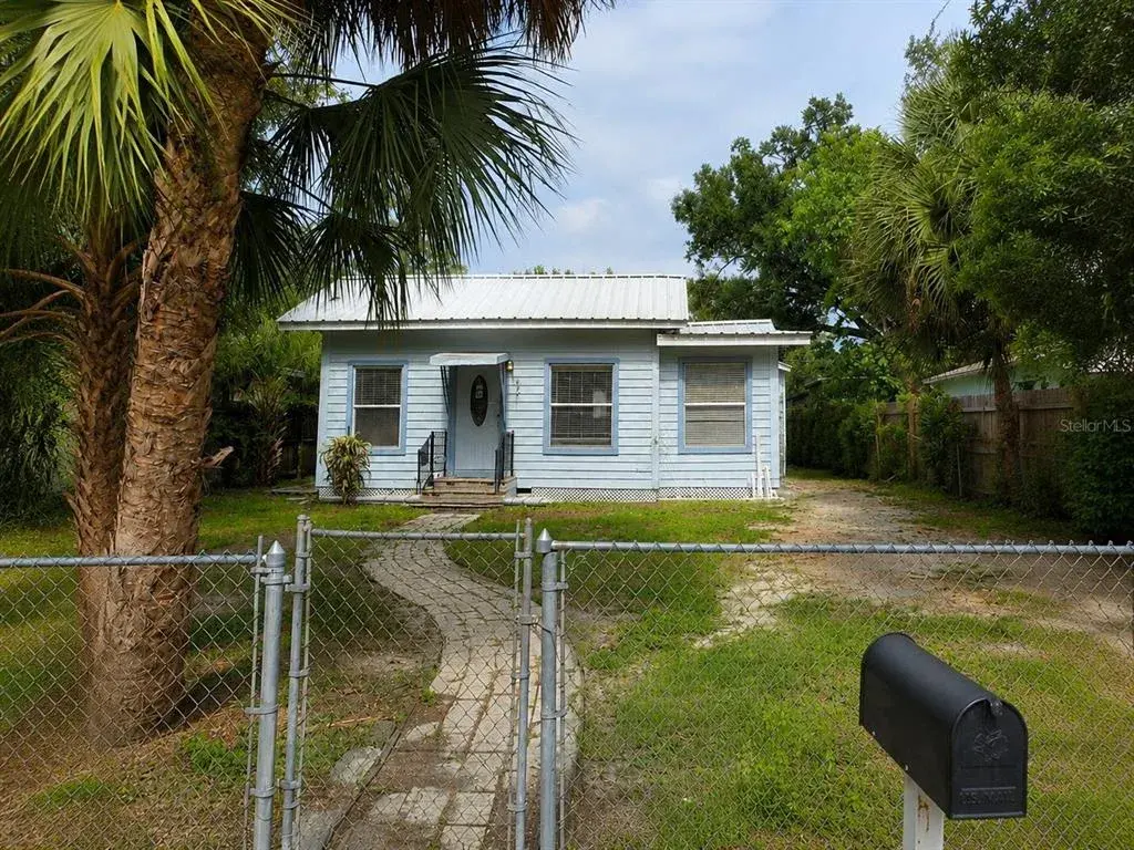 8211 N 10th Street, Tampa, FL, 33604