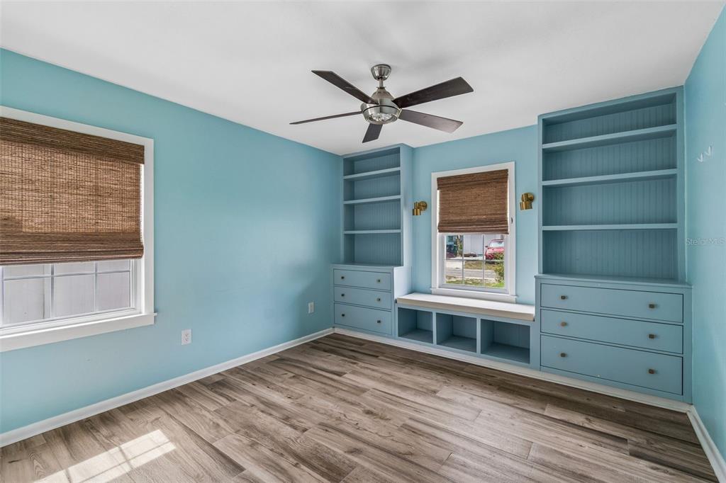Property for sale at 1304 E KNOLLWOOD STREET, TAMPA, FL, 33604