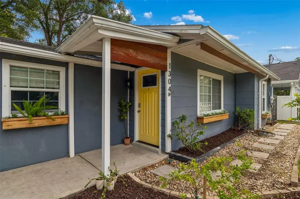 Property for sale at 1304 E KNOLLWOOD STREET, TAMPA, FL, 33604