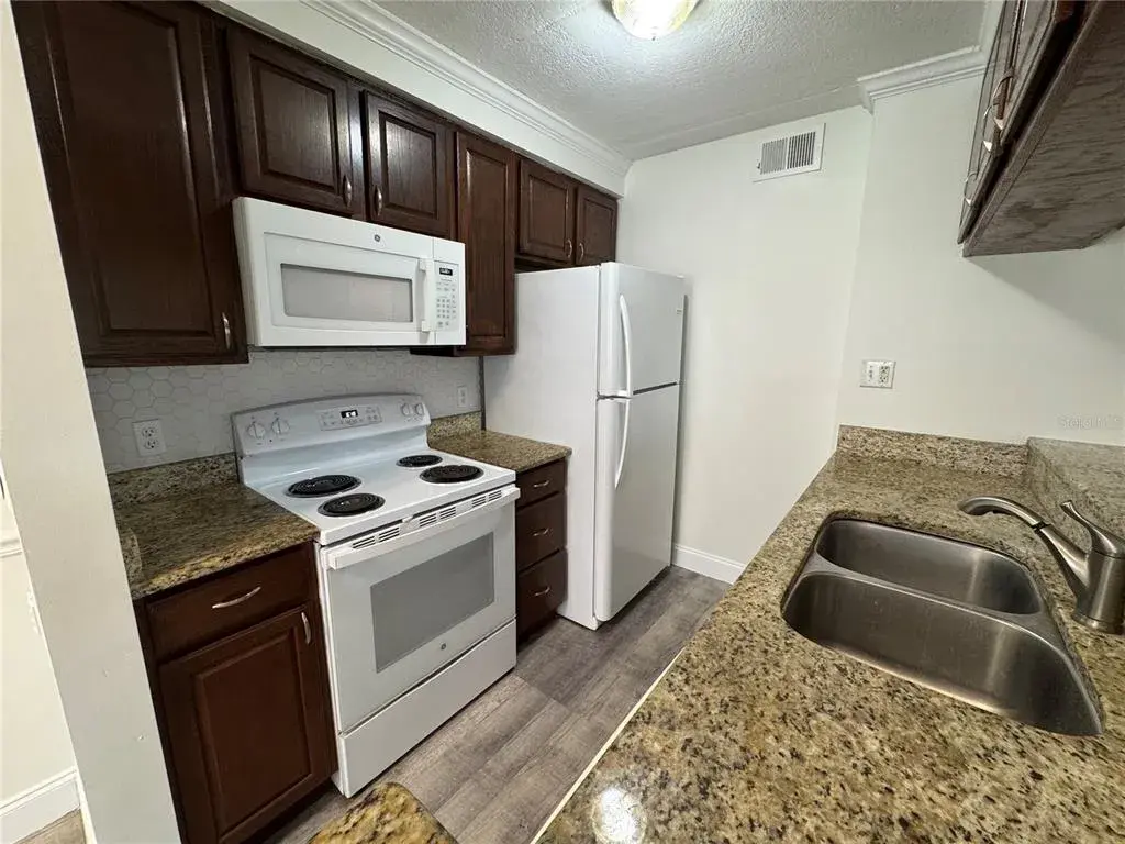Property for sale at 5306 W KENNEDY BOULEVARD UNIT 112, TAMPA, FL, 33609