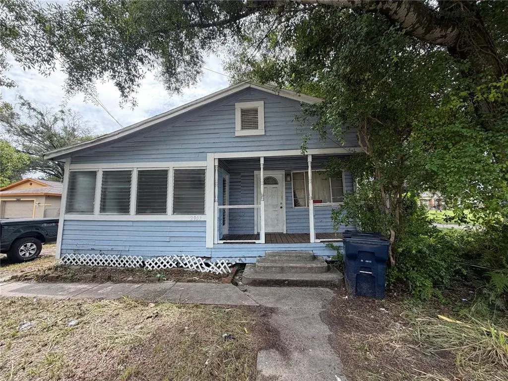 2907 E Lake Avenue, Tampa, FL, 33610