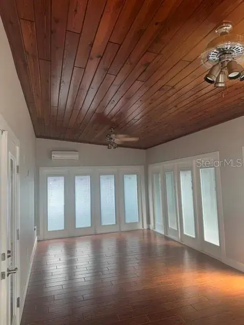 ENCLOSED BACKYARD