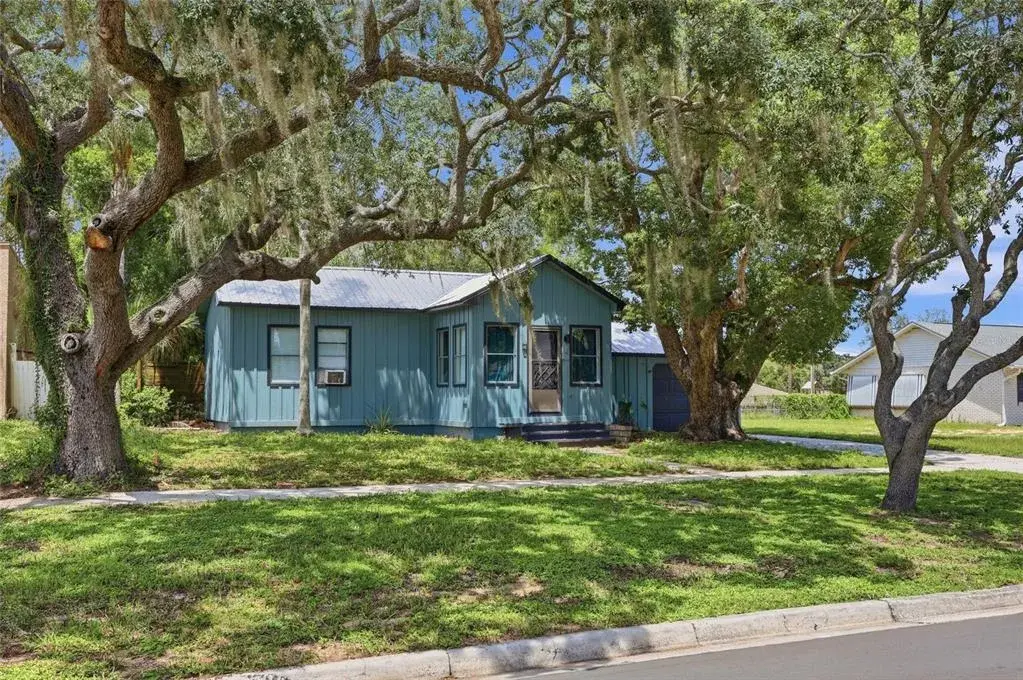 Property for sale at 4 E BAY STREET, DAVENPORT, FL, 33837