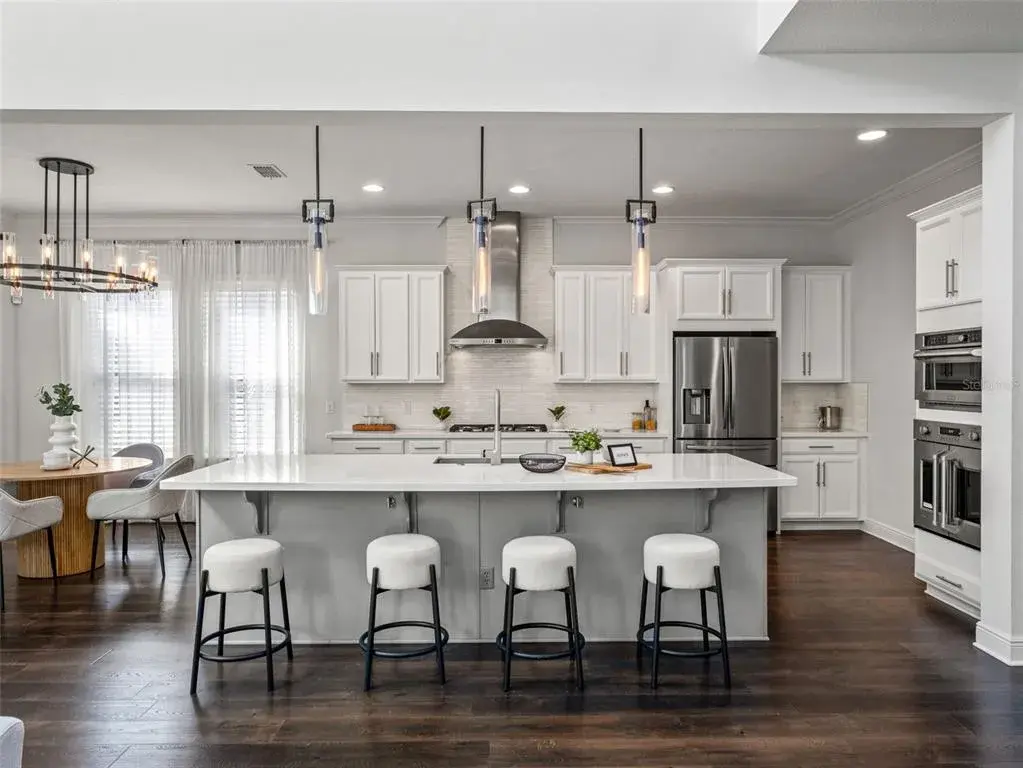 Gourmet kitchen