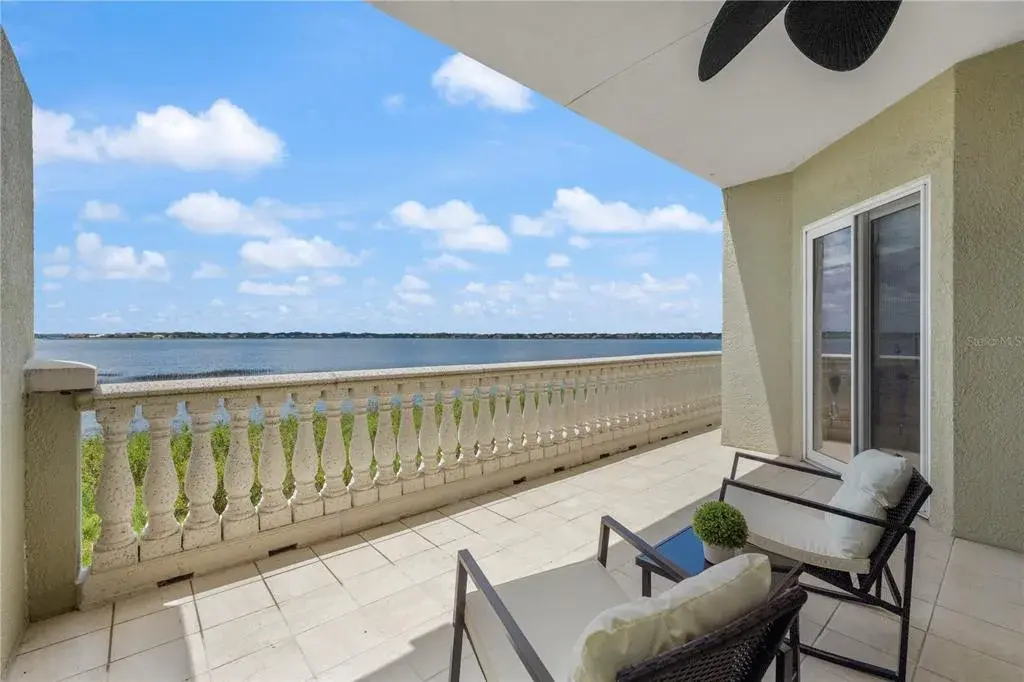 Welcome to Lakefront Luxury Living!
