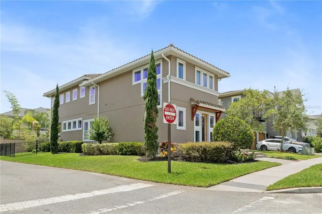 A rare Lake Nona gem