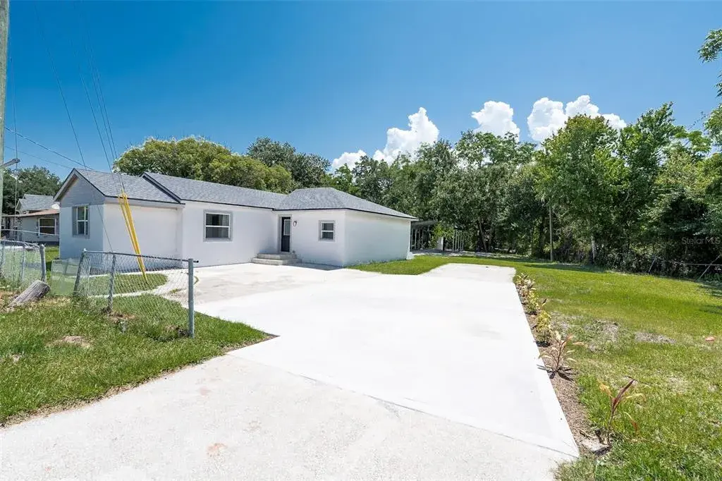 Property for sale at 689 BETHUNE AVENUE, WINTER GARDEN, FL, 34787