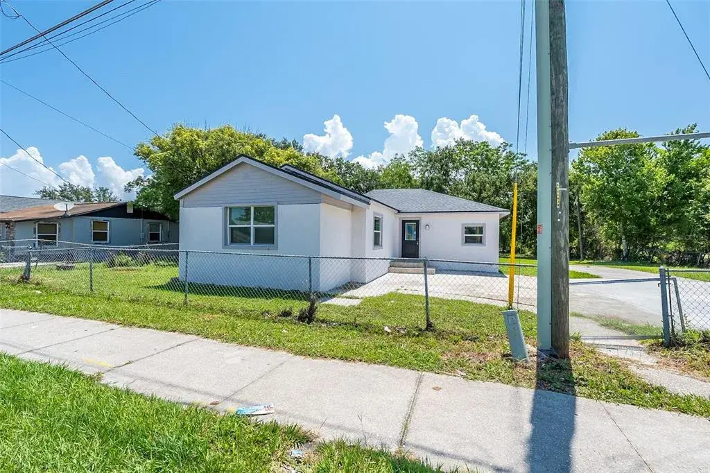 Property for sale at 689 BETHUNE AVENUE, WINTER GARDEN, FL, 34787