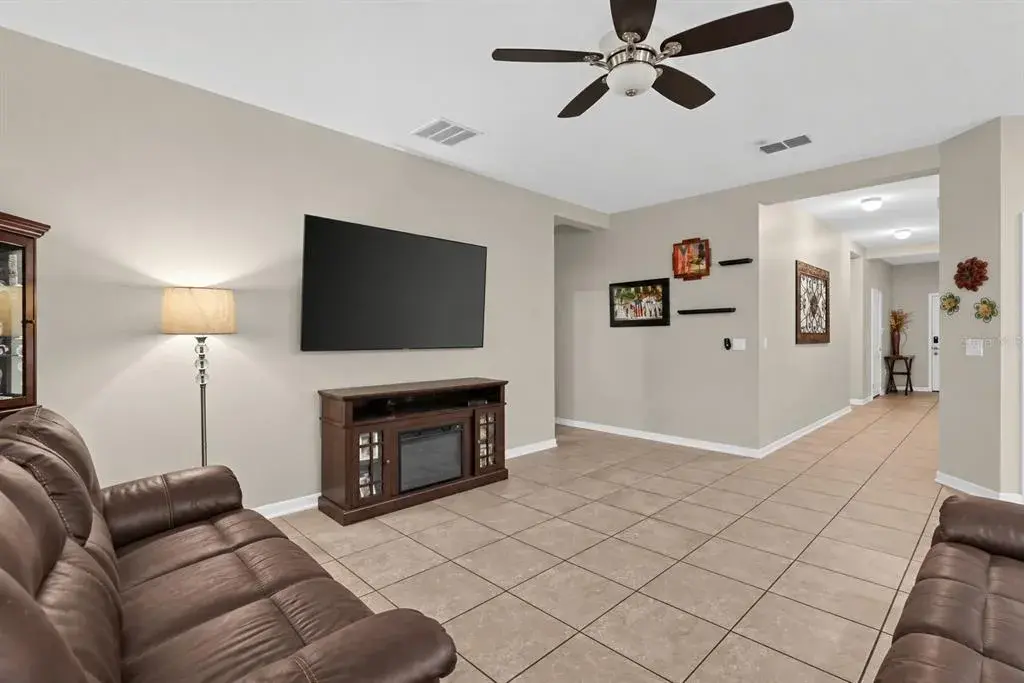 Property for sale at 225 LAKESHORE DRIVE, DAVENPORT, FL, 33837