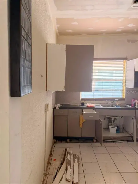 Property for sale at 2323 W CHESTNUT STREET, TAMPA, FL, 33607