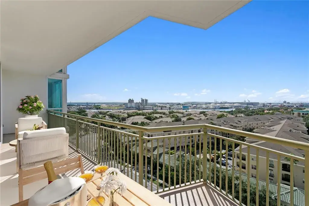 Property for sale at 450 KNIGHTS RUN AVENUE UNIT 1004, TAMPA, FL, 33602