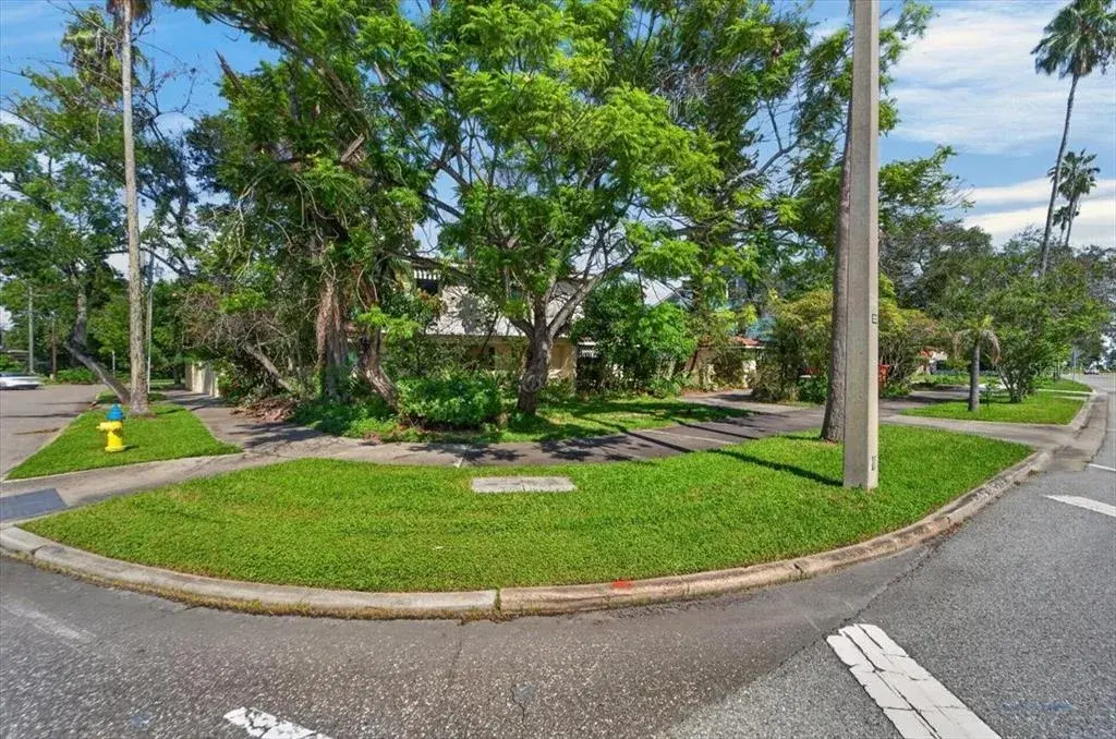 Property for sale at 114 W DAVIS BOULEVARD, TAMPA, FL, 33606