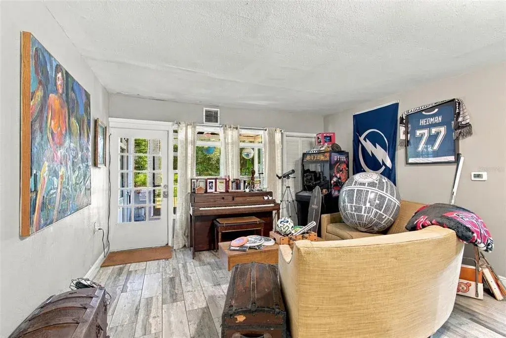 Property for sale at 10803 N OREGON CIRCLE, TAMPA, FL, 33612