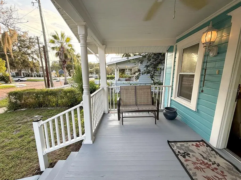 Porch Left